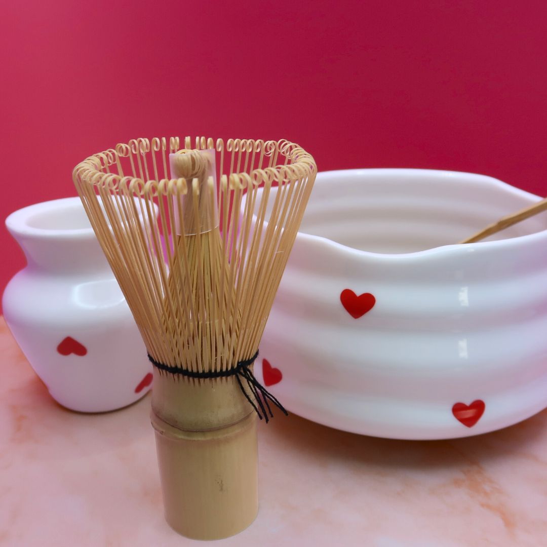 🍵 Kit Matcha "Love Edition" – Céramique Cœurs Rouges