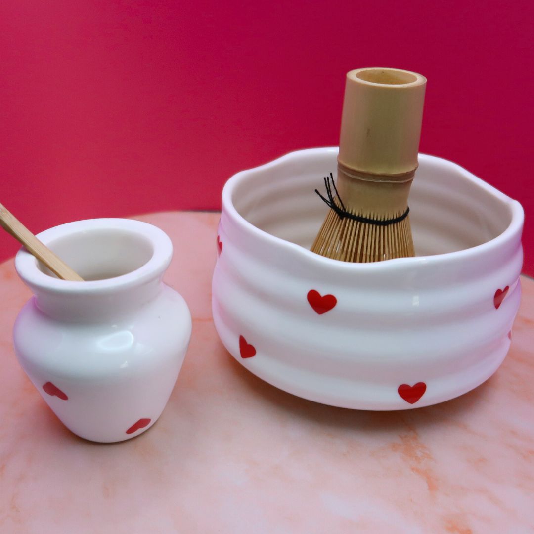🍵 Kit Matcha "Love Edition" – Céramique Cœurs Rouges