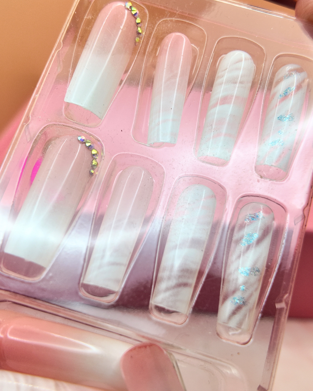 Blushing Bride – Press On Nails 👰‍♀️