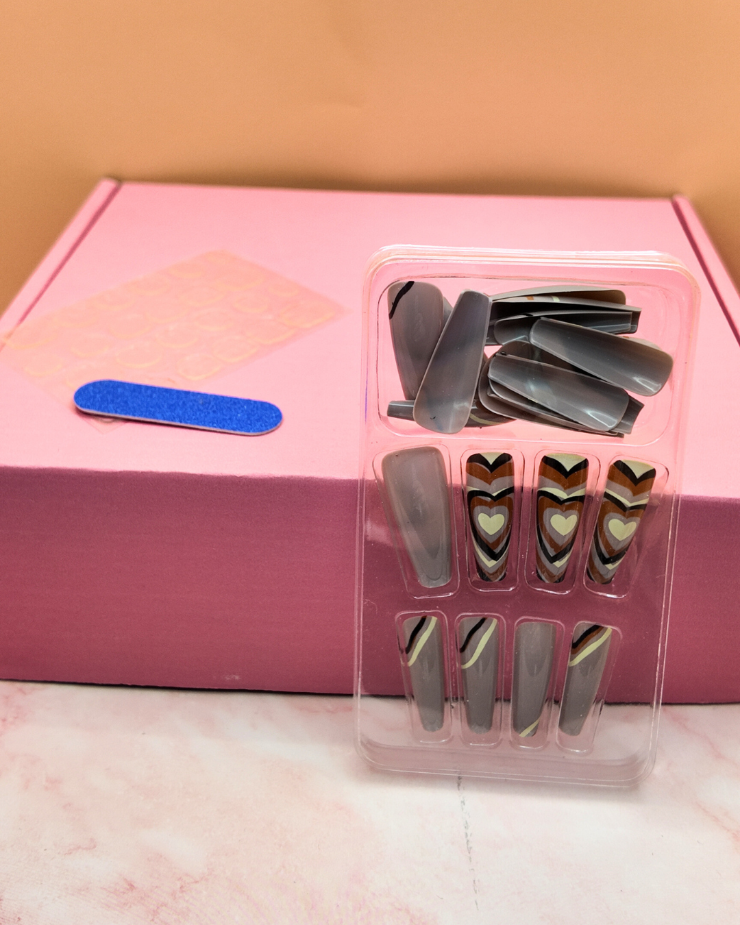 Cocoa Hearts – Press On Nails 🤍