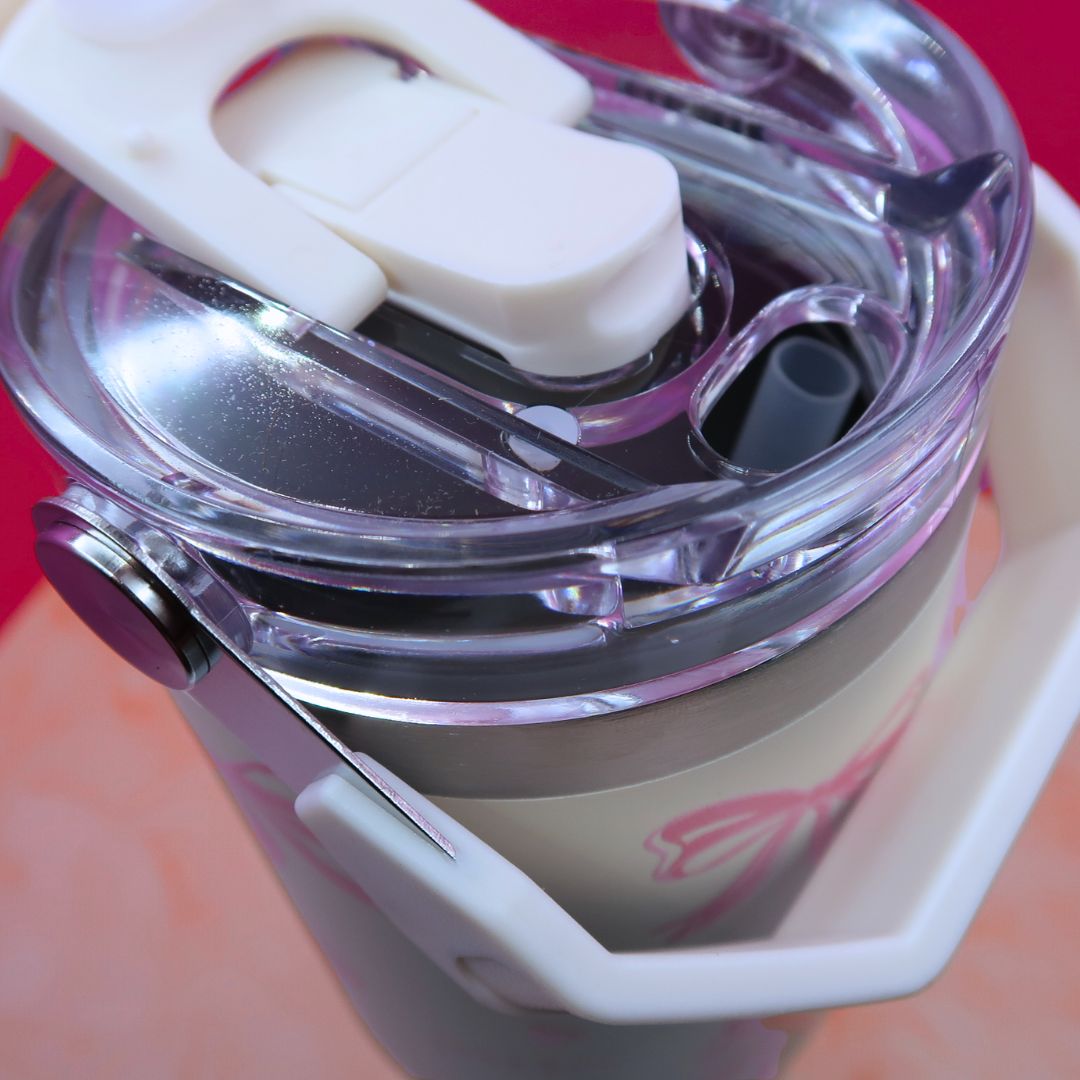 🎀 Tumbler "Love Bow" – 1L Isotherme avec Anse & Couvercle Hermétique