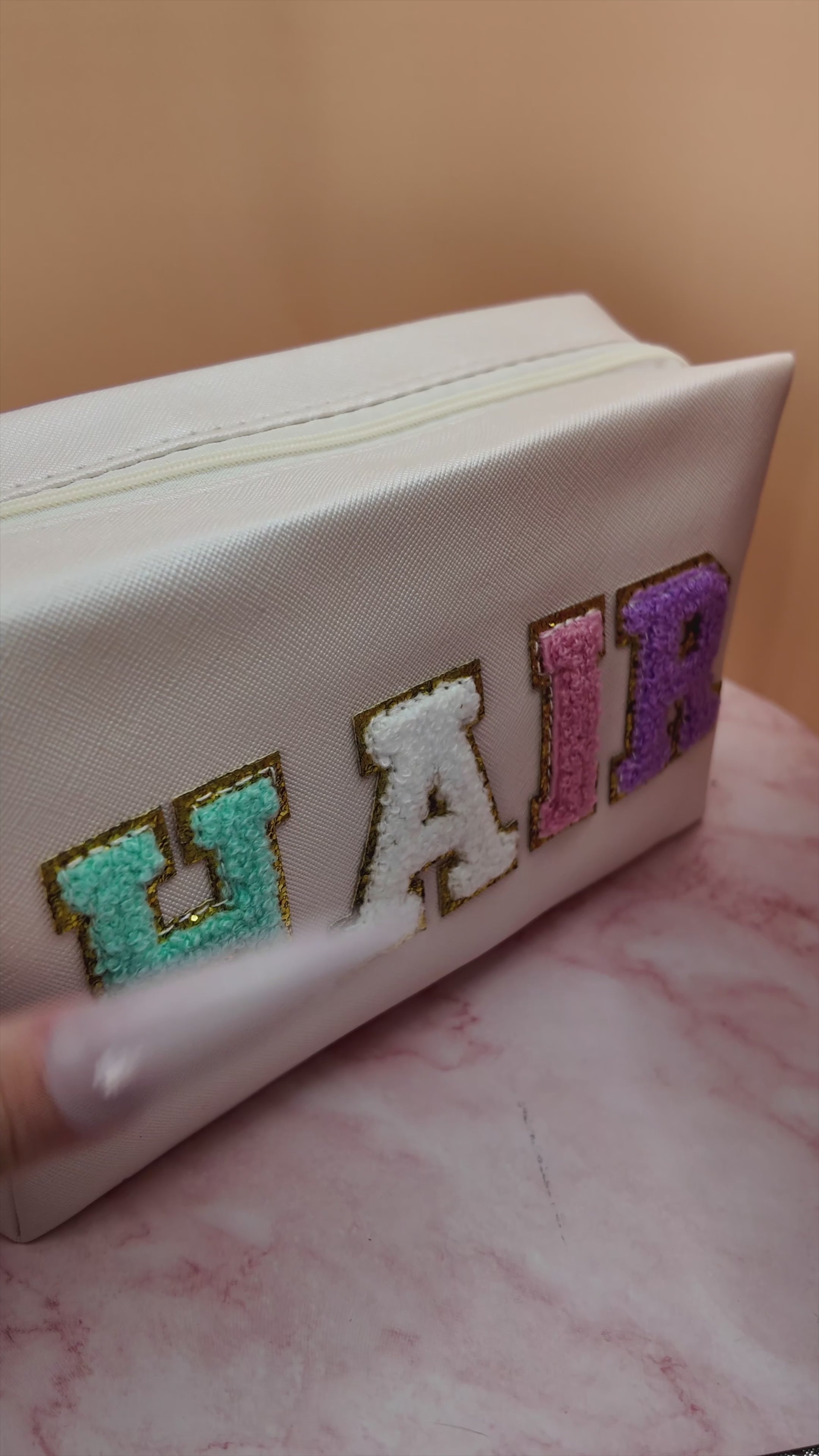 🌈 Trousse Brodée — Édition Color Pop