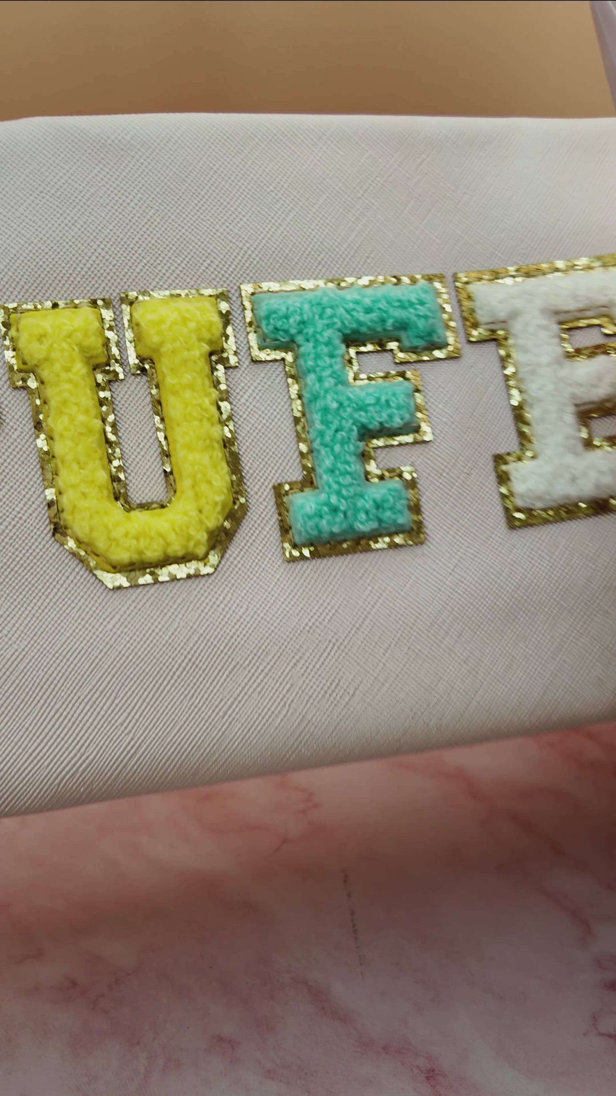🌈 Trousse Brodée — Édition Color Pop